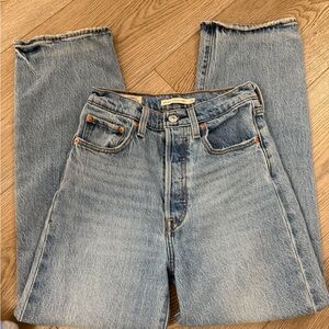 Levi's Women's Ankle Jeans in Light Blue